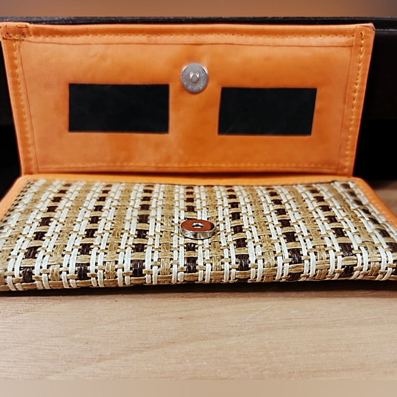 Colorful Native Beaded Earrings & Wallet Set - Picture 8 of 9